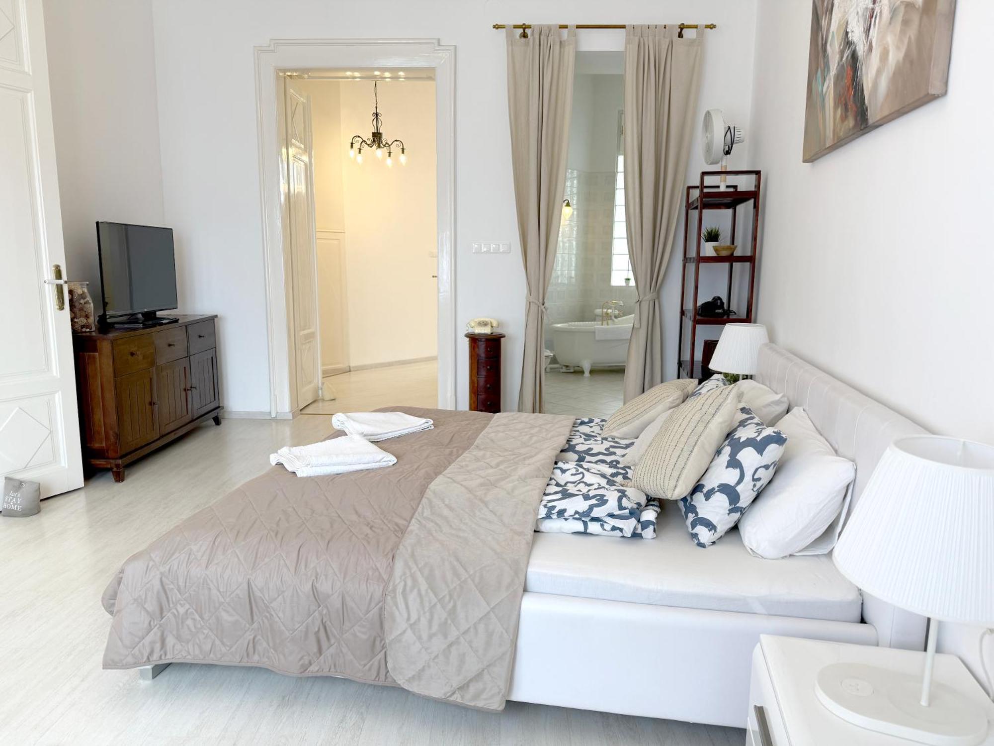 Elegant 125m2 In Center Of Apartament *