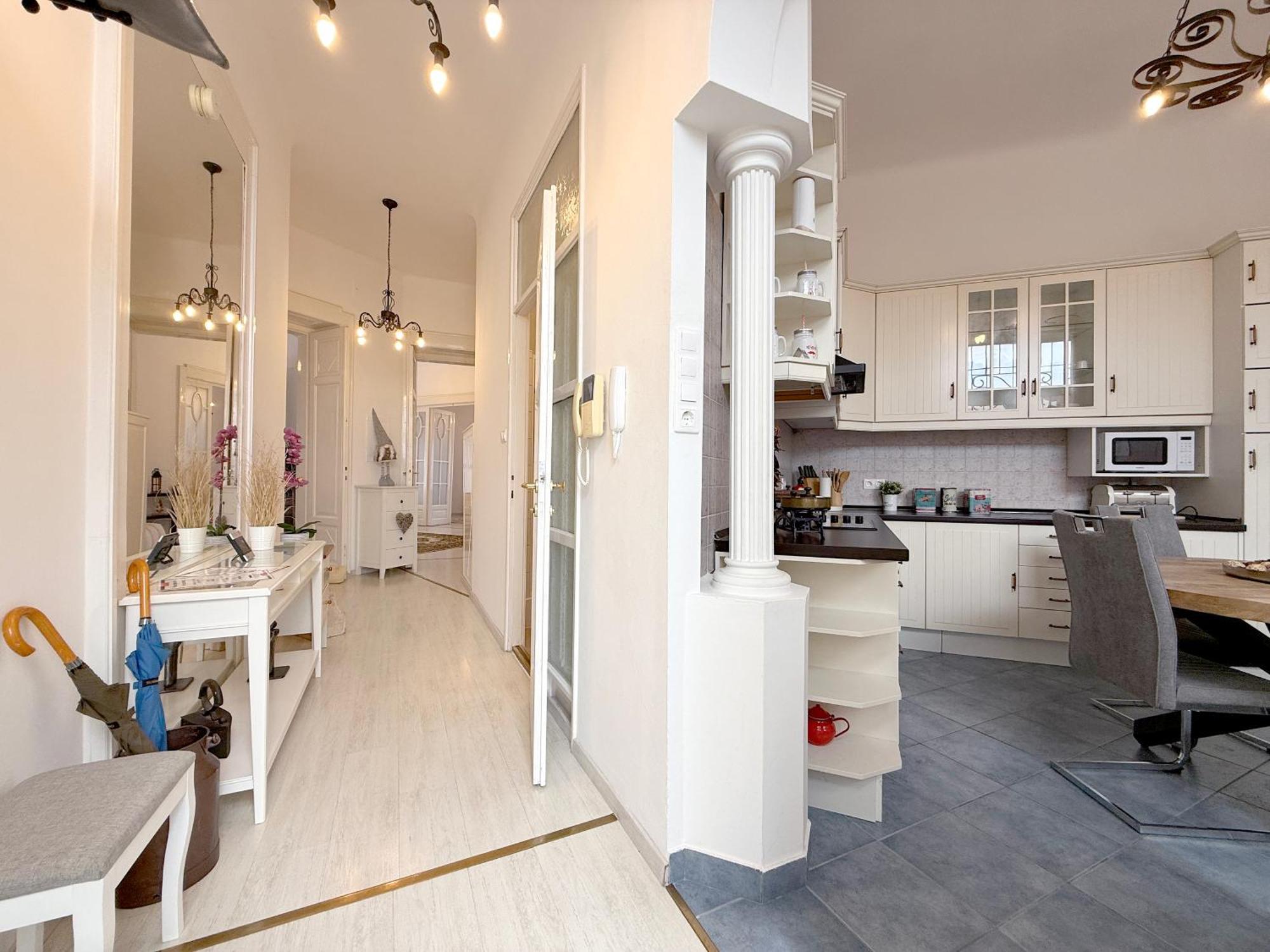 Elegant 125m2 In Center Of Budapesta