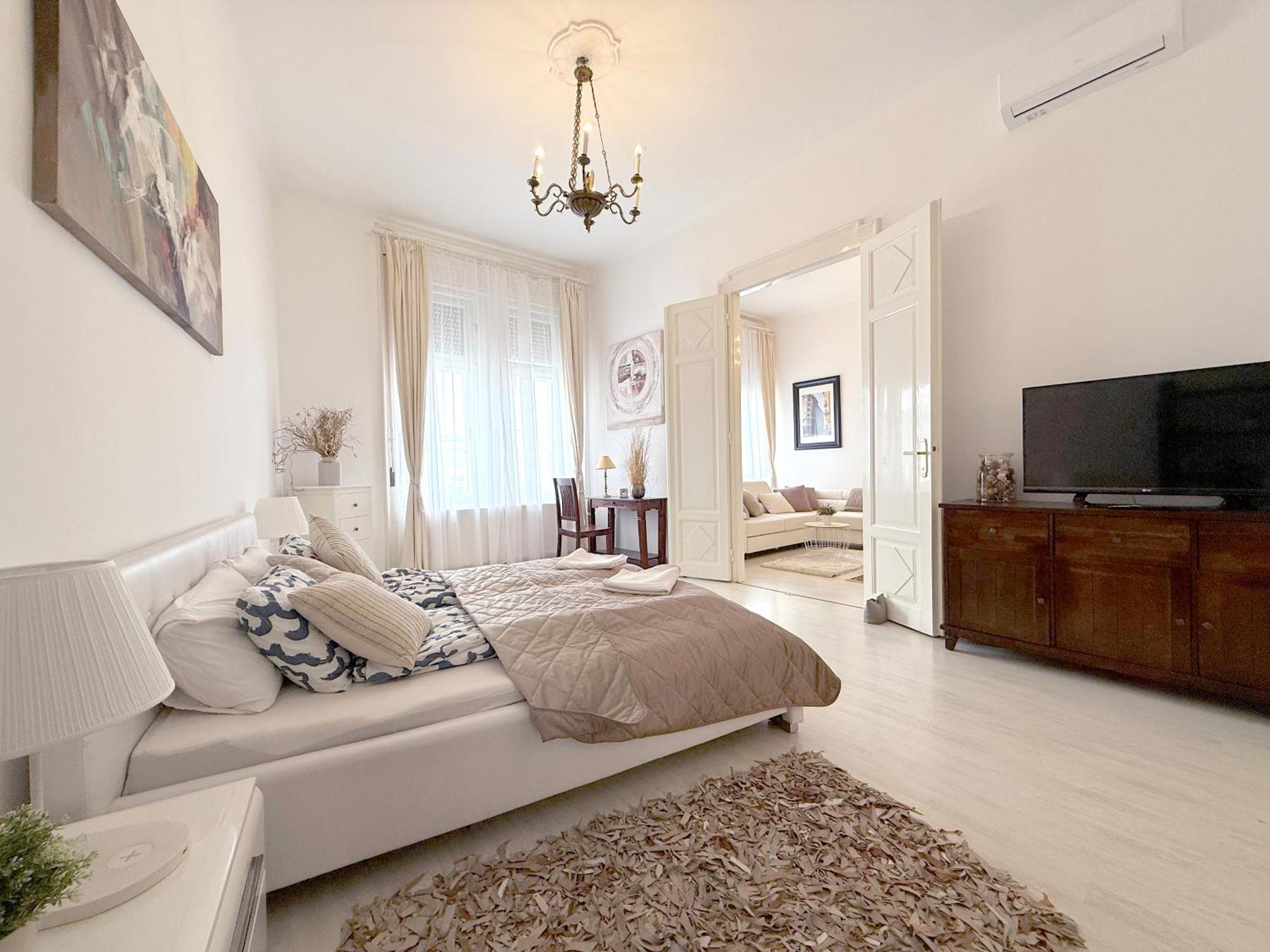 Elegant 125m2 In Center Of Apartament